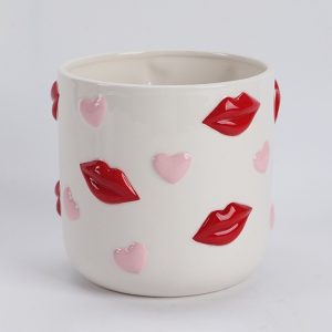 Aardewerk vaas hearts and kisses